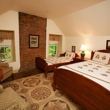 The Zevely Inn Winston-Salem Exterior photo